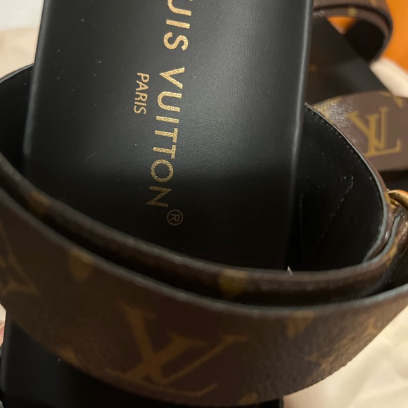 Louis Vuitton slides original new in box. - Picture 4 of 5